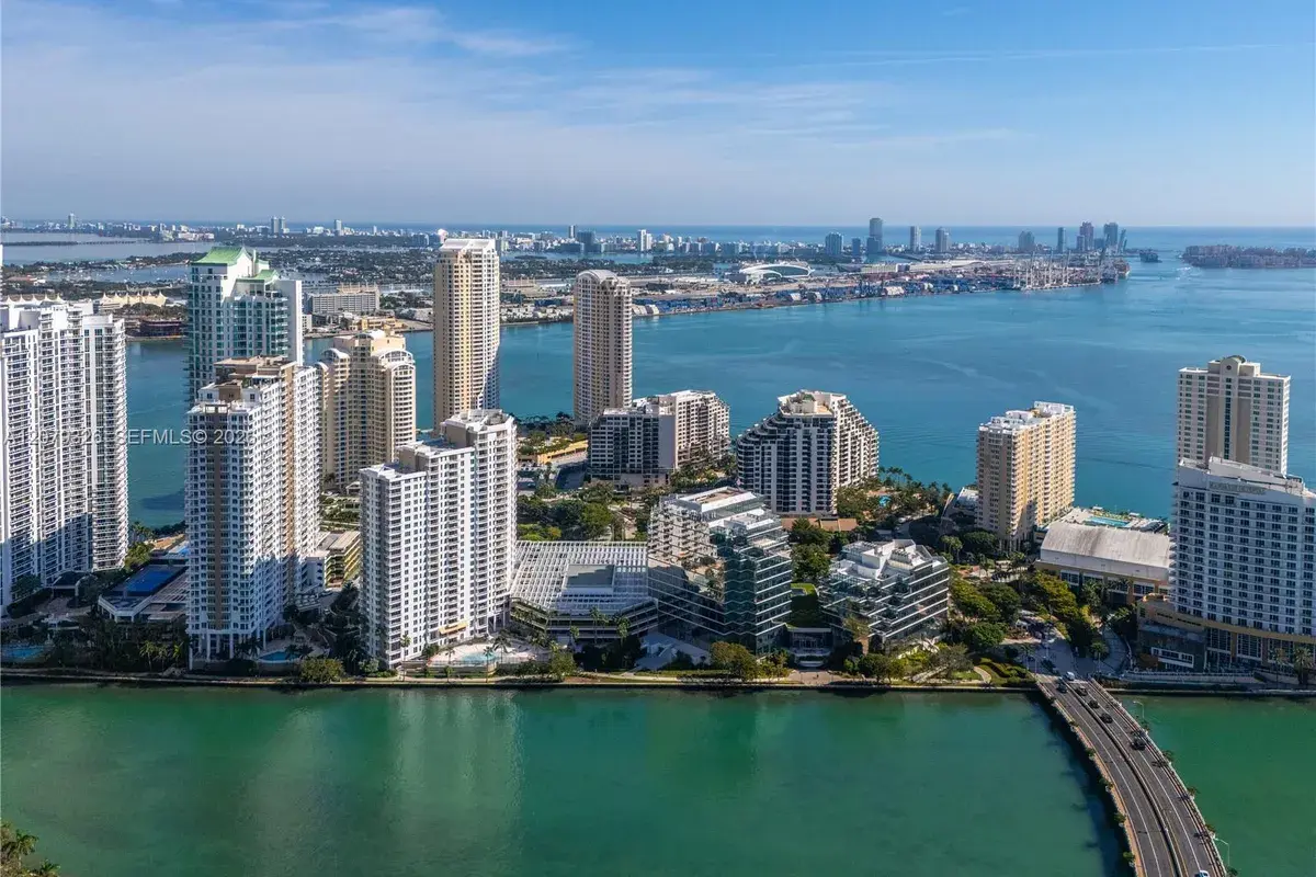 701 Brickell Key Blvd # 707, Miami FL 33131