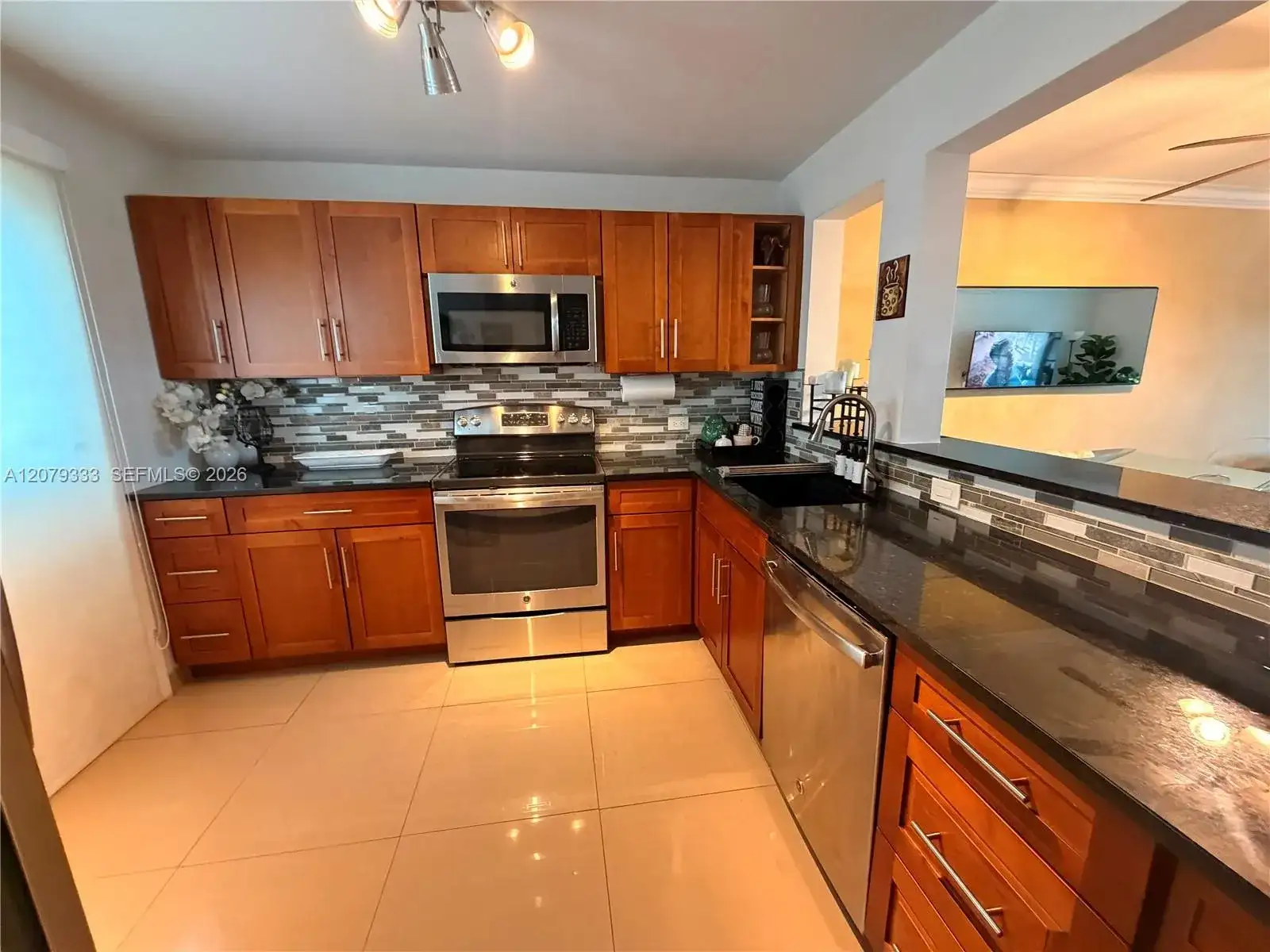 445 NE 195th St # 430, Miami FL 33179 photo 2