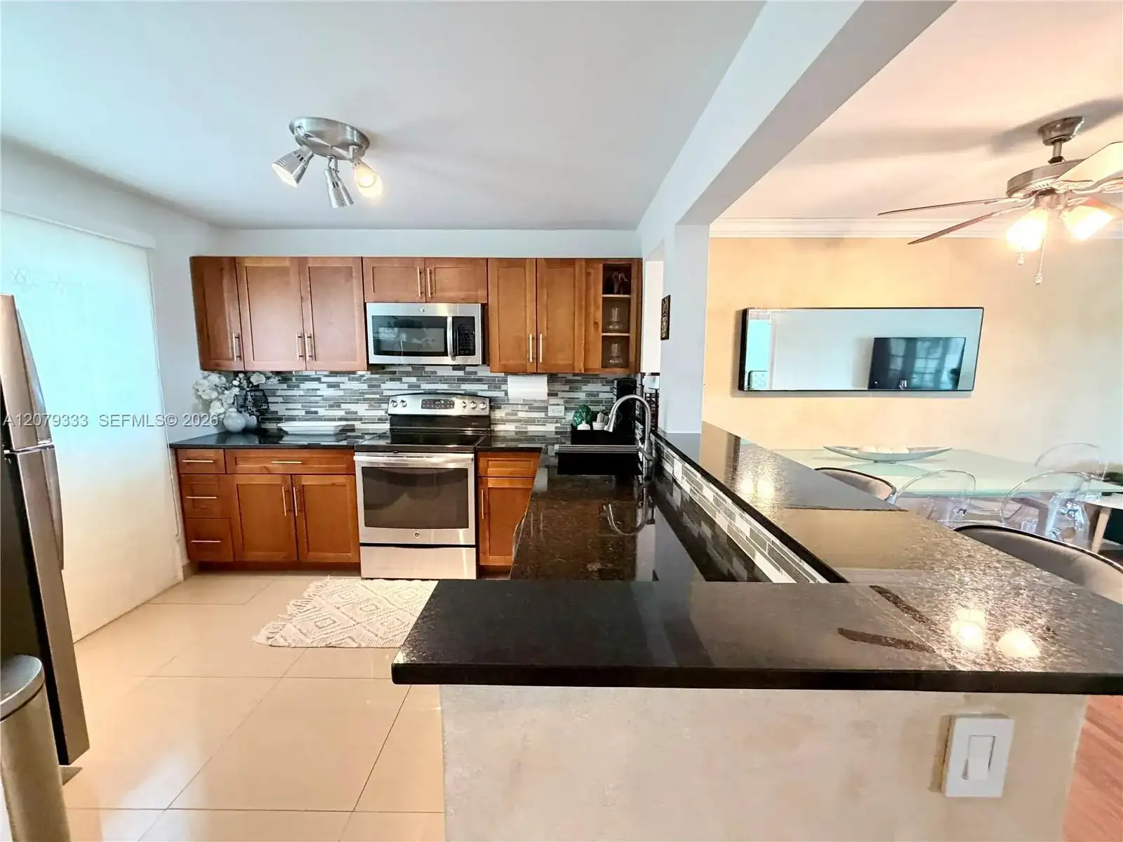 445 NE 195th St # 430, Miami FL 33179 photo 3