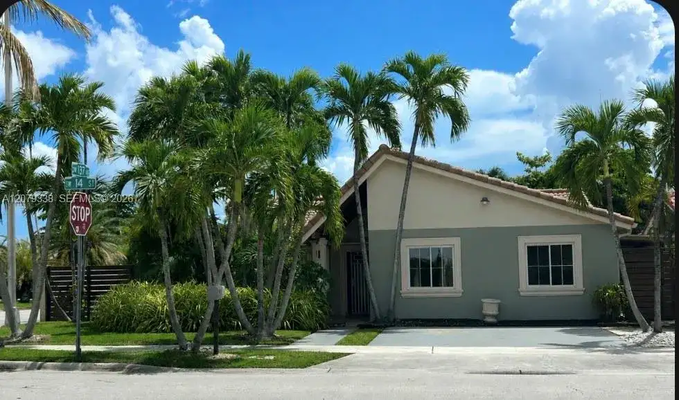 13706 SW 14th St, Miami FL 33184 photo 2