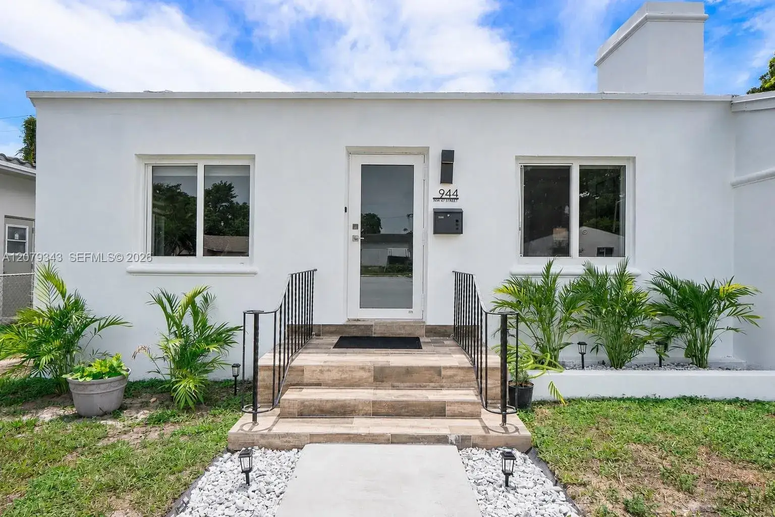 944 NW 47th St, Miami FL 33127