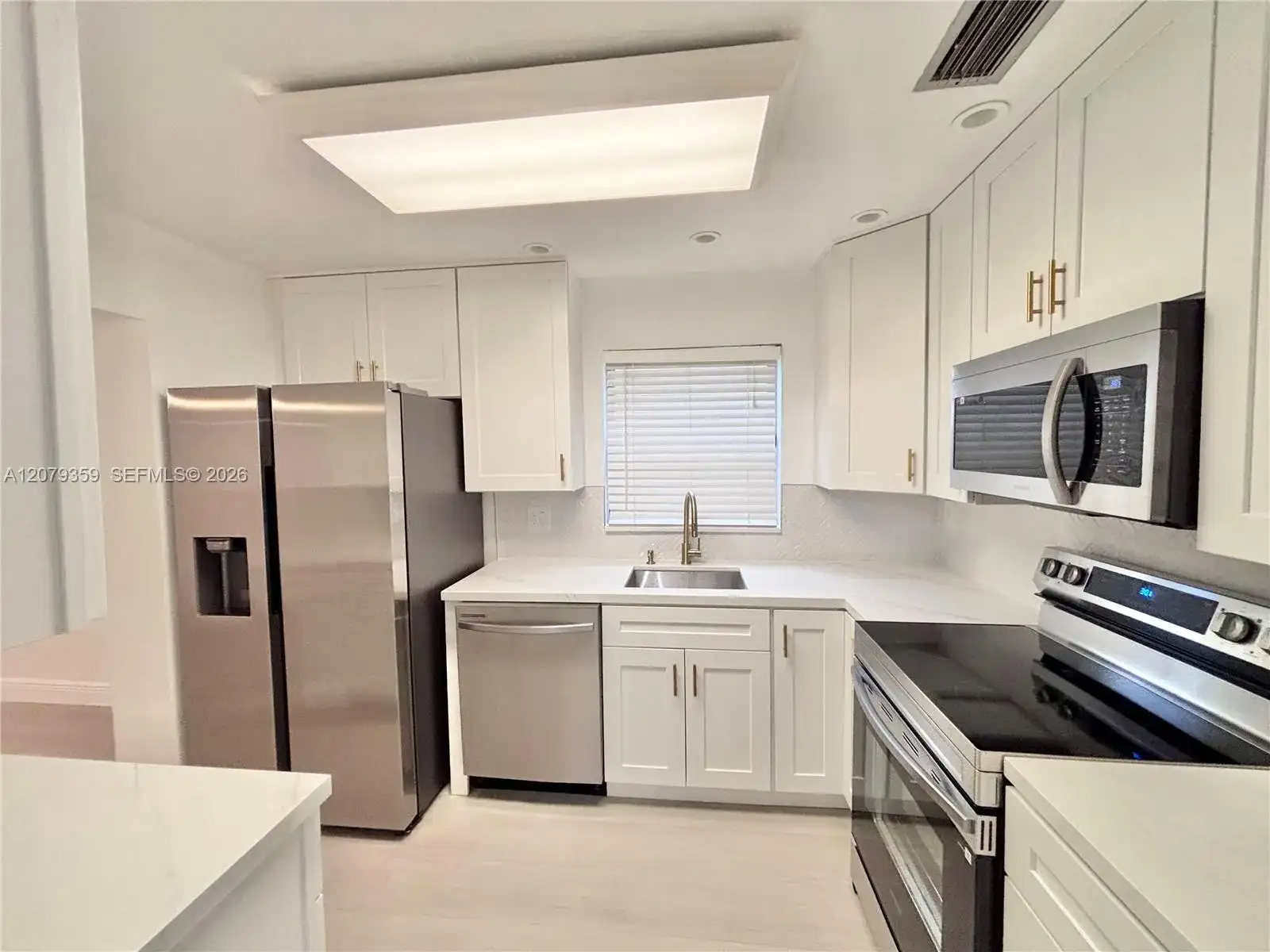 2377 SW 16 Dr, Deerfield Beach FL 33442 photo 2