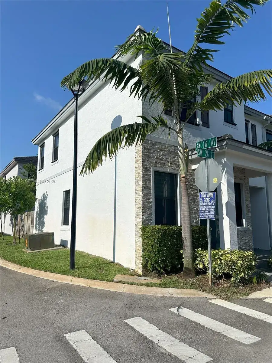 1602 SW 28th Ct, Fort Lauderdale FL 33315