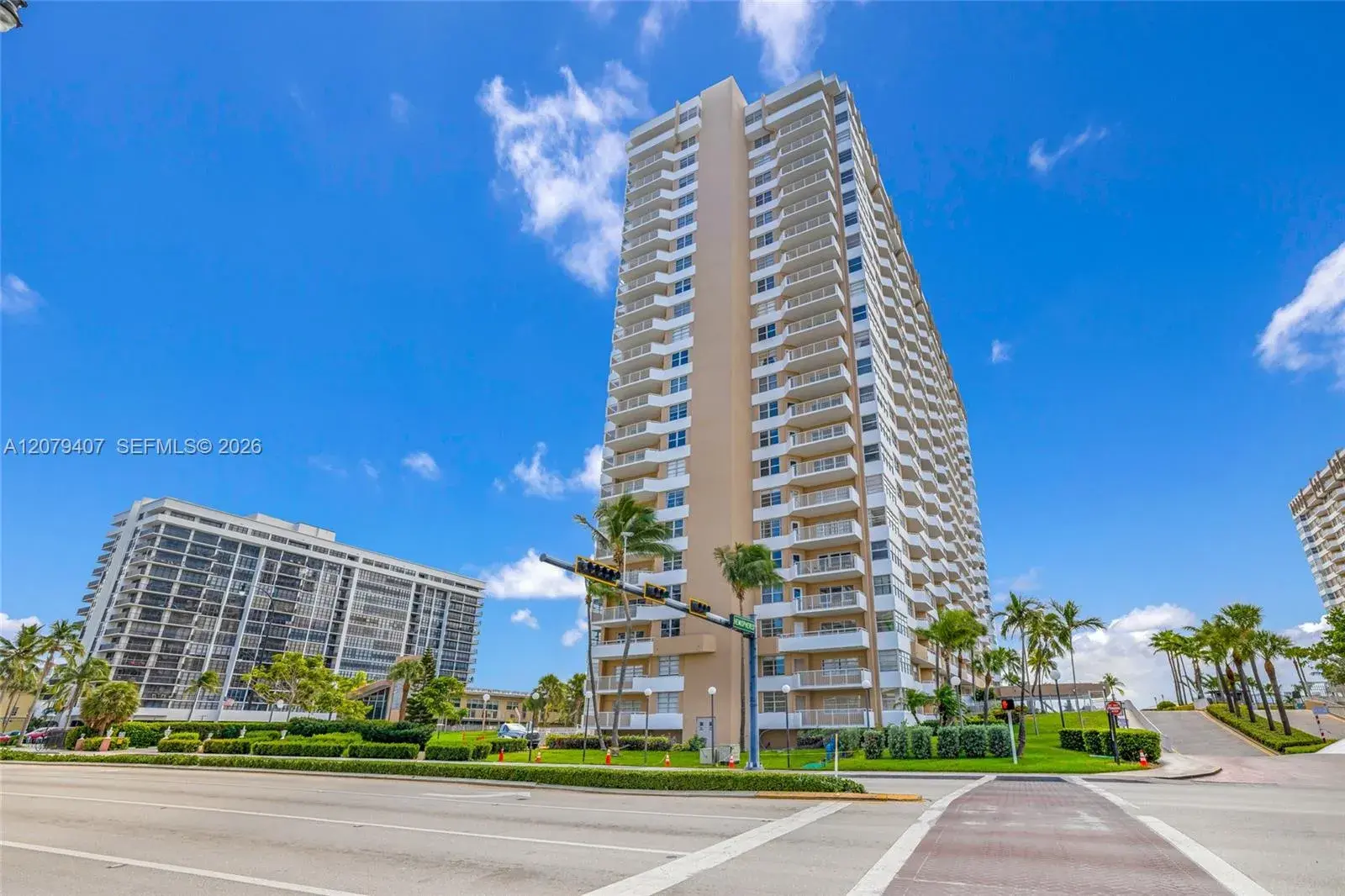 1985 S Ocean Dr # 10E, Hallandale Beach FL 33009