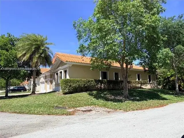 19385 SW 79th Ct, Cutler Bay FL 33157 photo 2