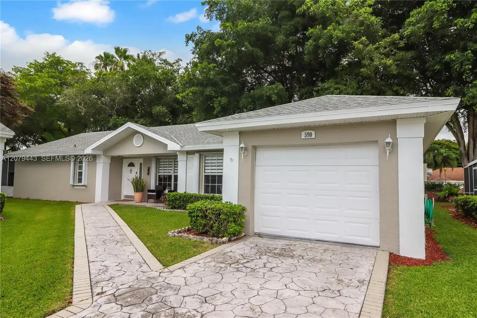 590 SE 19th Dr, Homestead FL 33033