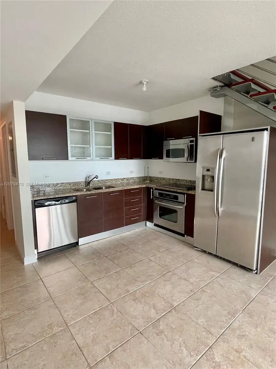 41 SE 5th St # 2405, Miami FL 33131 photo 4