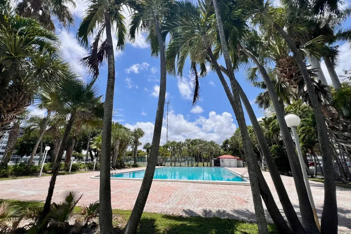 700 NW 214th St # 411, Miami Gardens FL 33169