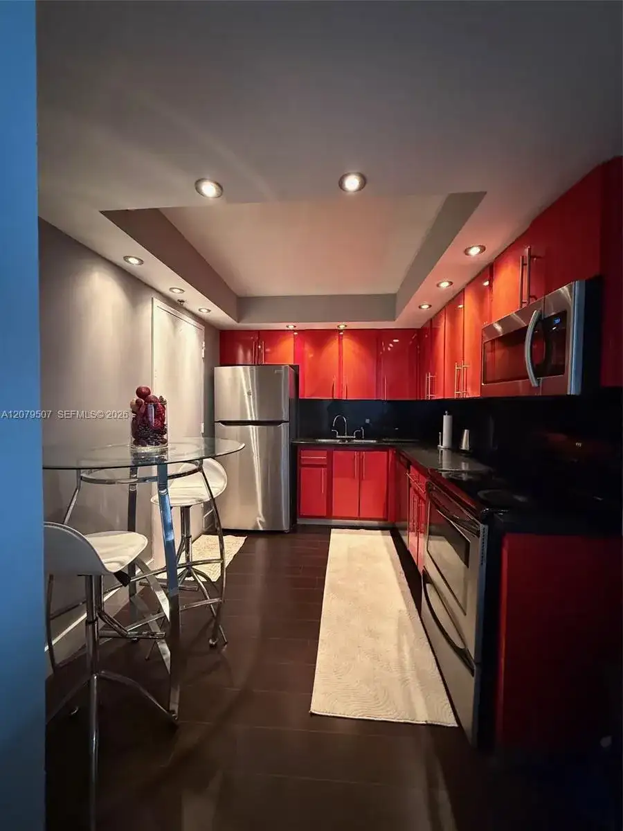 6039 Collins Ave # 1505, Miami Beach FL 33140 photo 3