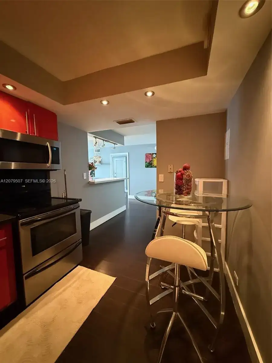 6039 Collins Ave # 1505, Miami Beach FL 33140 photo 4