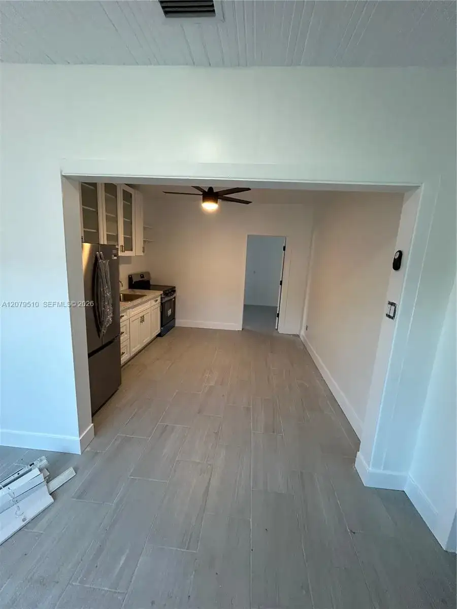 1154 NW 34th Ave # 1, Miami FL 33125 photo 2