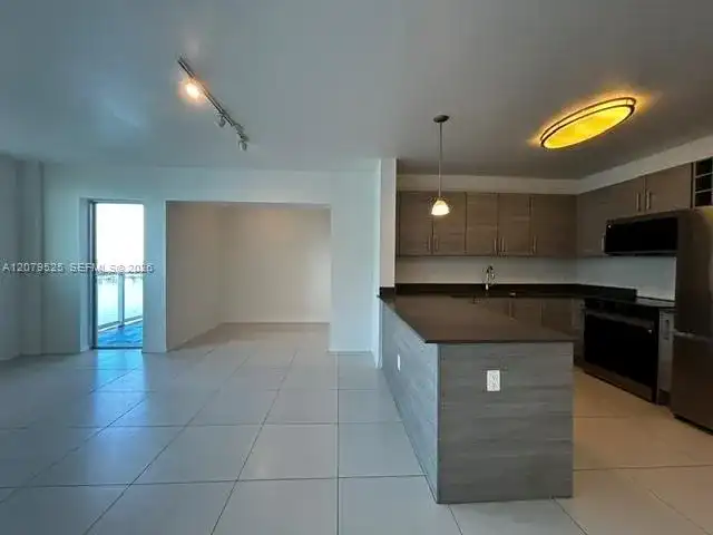 7525 E Treasure Dr # 1008, North Bay Village FL 33141