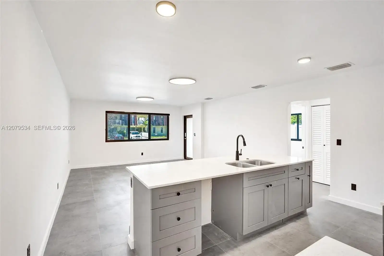 2255 NE 173rd St, North Miami Beach FL 33160 photo 4