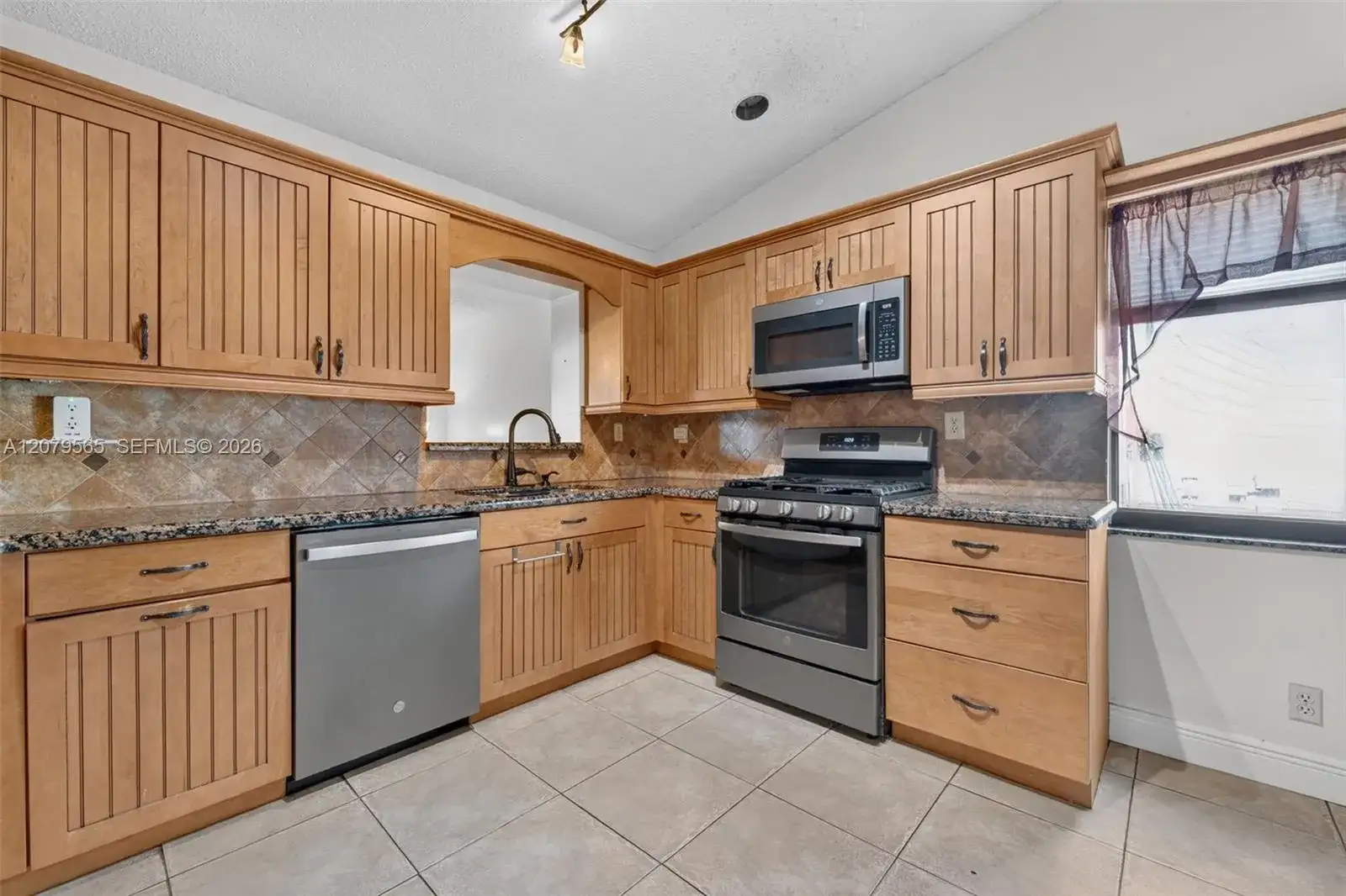 7508 SW 6th Ct, North Lauderdale FL 33068 photo 5