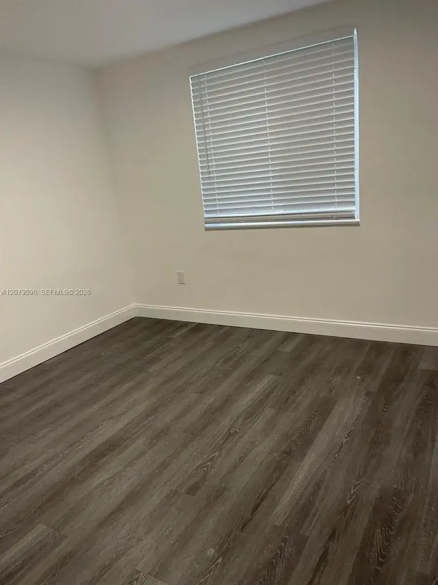 5764 E 5th Ave, Hialeah FL 33013 photo 4
