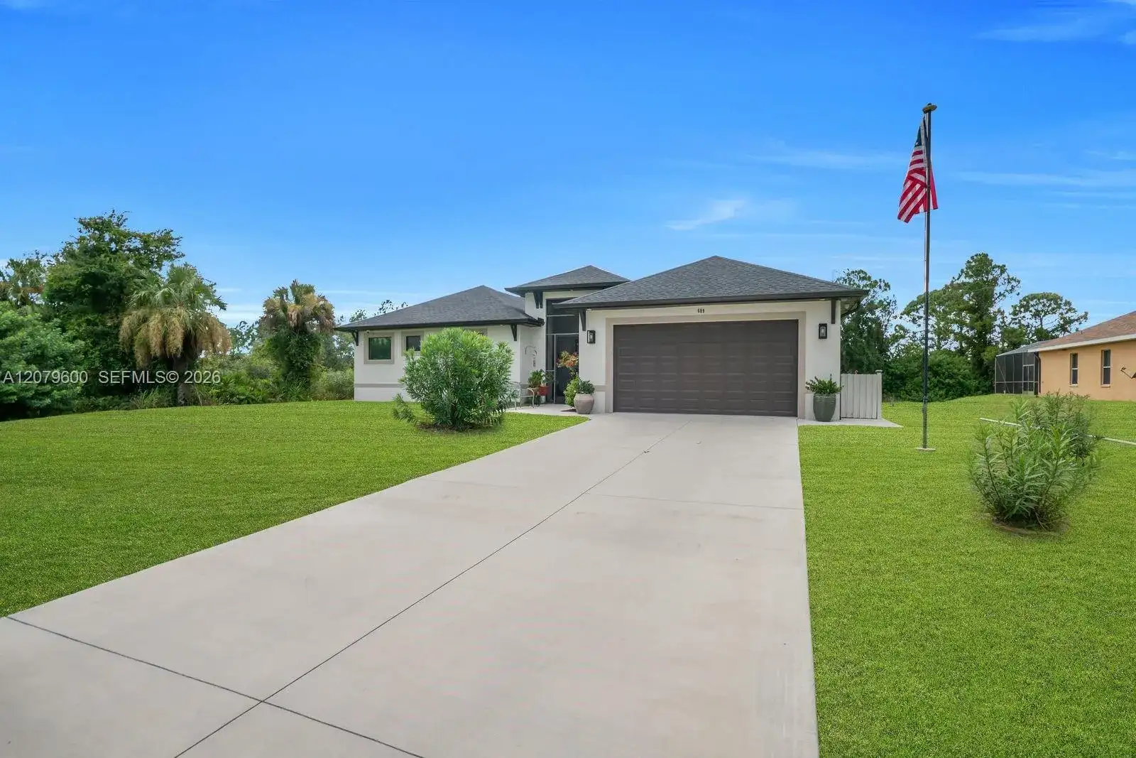 609 Clayton Ave, Lehigh Acres FL 33972 photo 3