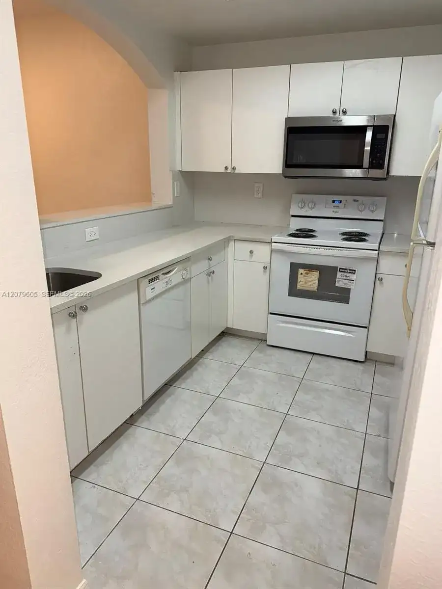 8956 W Flagler St # 208, Miami FL 33174 photo 3