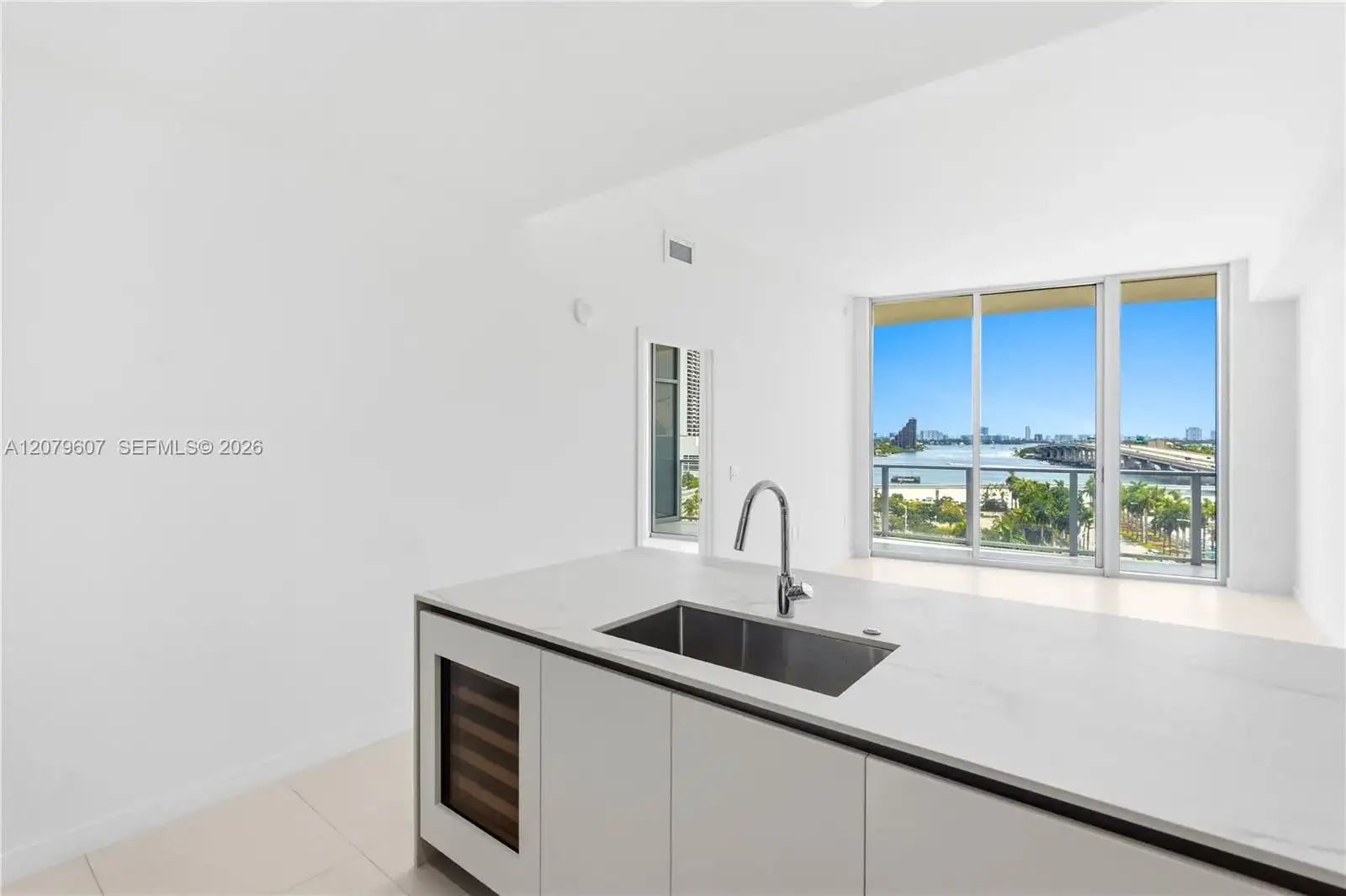 1400 Biscayne Blvd # 804, Miami FL 33132 photo 2