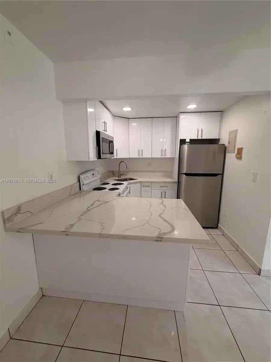 4715 NW 7th St # 2, Miami FL 33126 photo 3