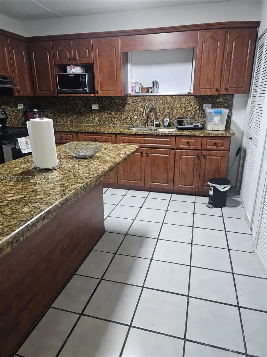 6847 SW 13th St, Miami FL 33144 photo 4
