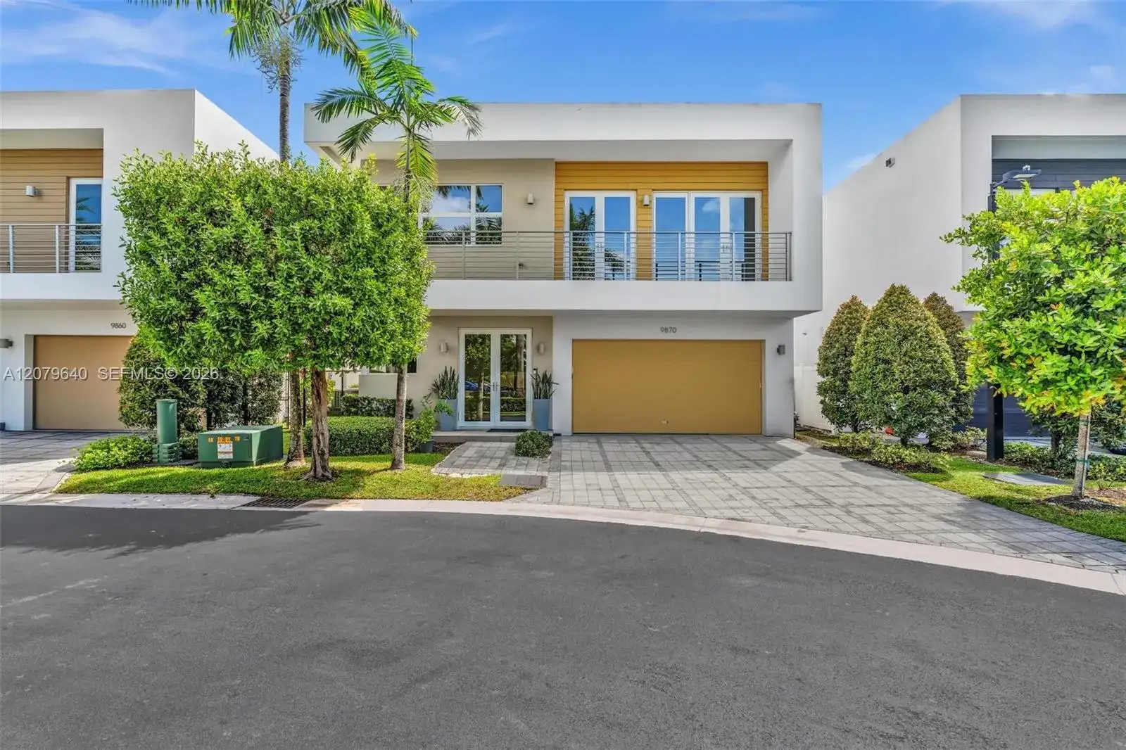 9870 NW 74th Ter, Doral FL 33178 photo 2