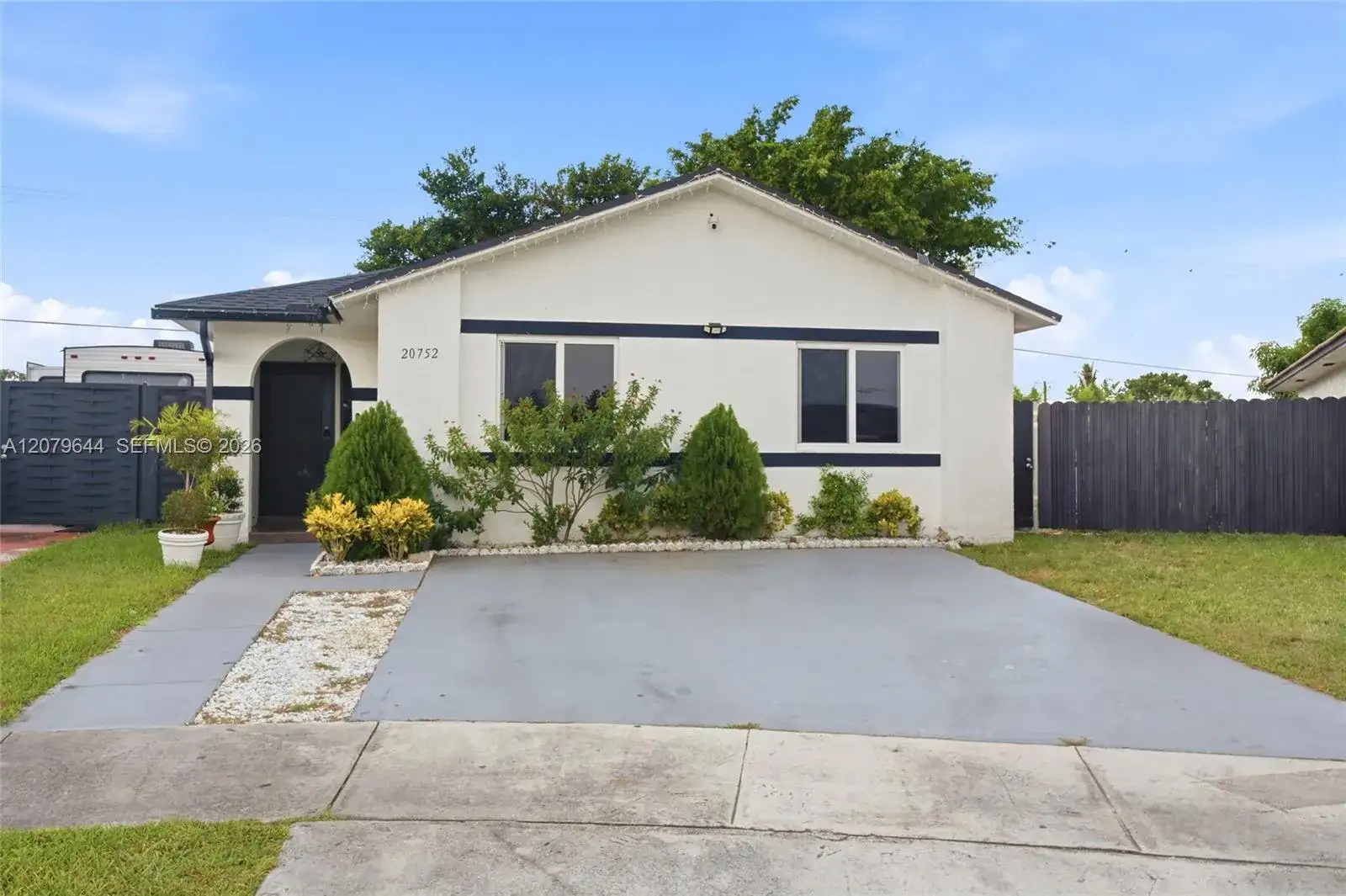 20752 SW 121st Ct, Miami FL 33177 photo 2