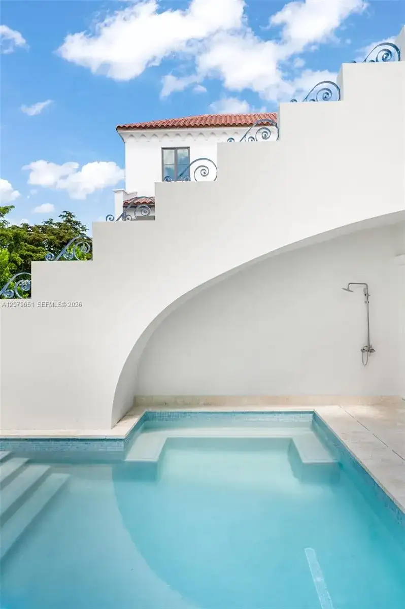 550 Malaga Ave # 1, Coral Gables FL 33134 photo 3