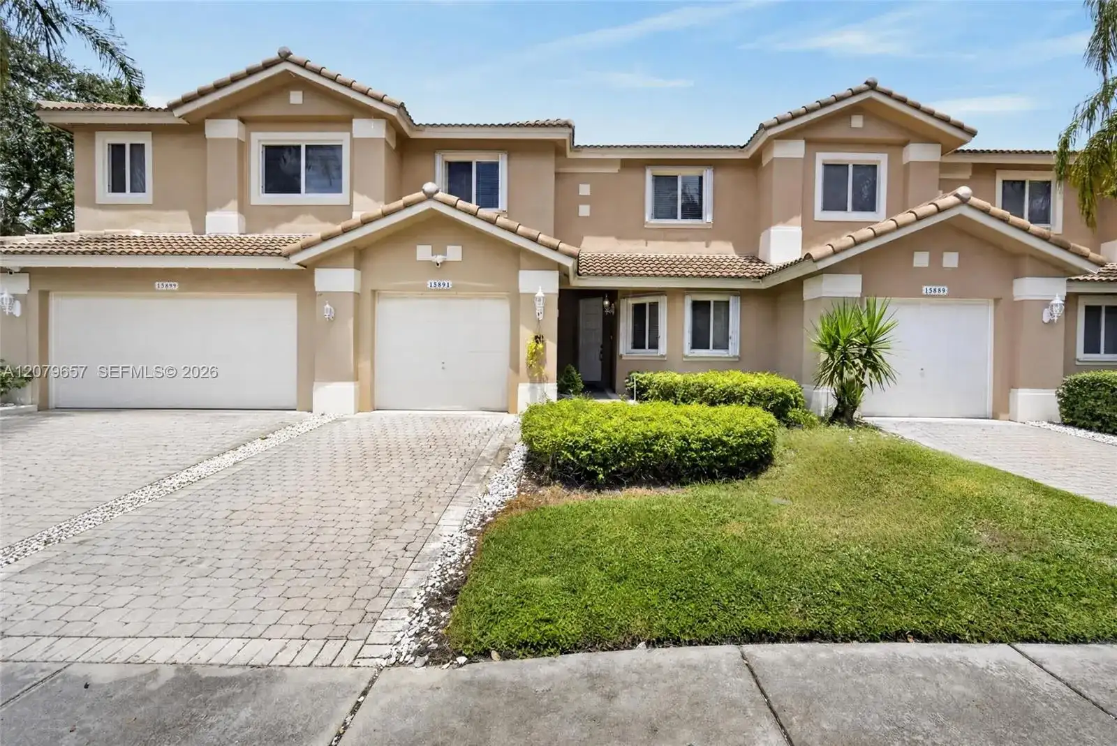 15891 SW 12th St, Pembroke Pines FL 33027 photo 2