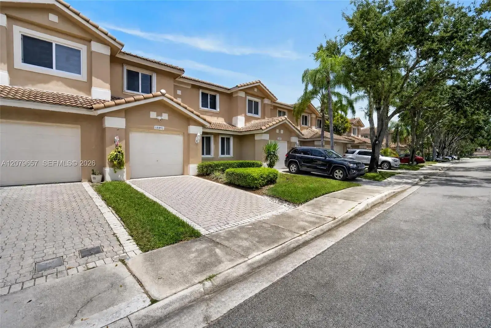 15891 SW 12th St, Pembroke Pines FL 33027 photo 3