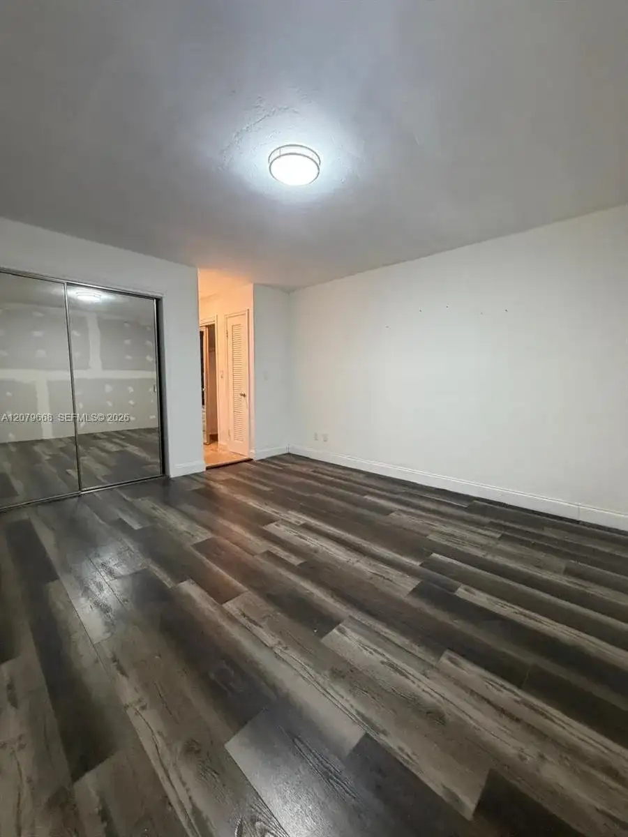 1400 NE 191st St # 310, Miami FL 33179 photo 4
