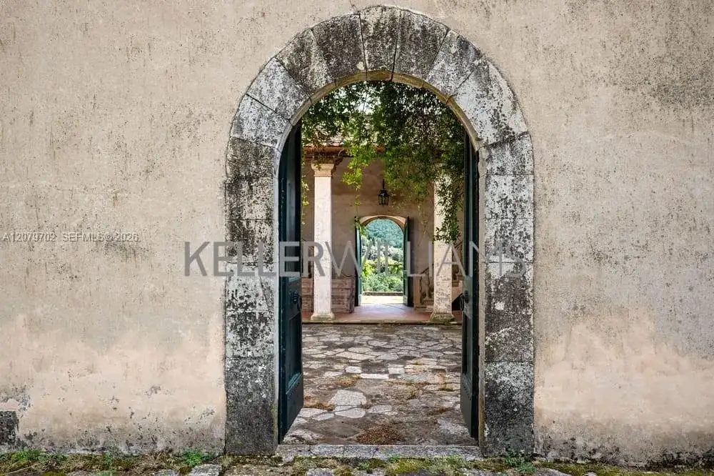Luxury Villa for Sale in Tuscany Max Mlekus, FL photo 3