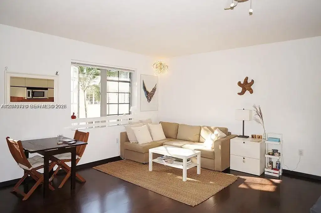 435 21st St # 215, Miami Beach FL 33139 photo 2