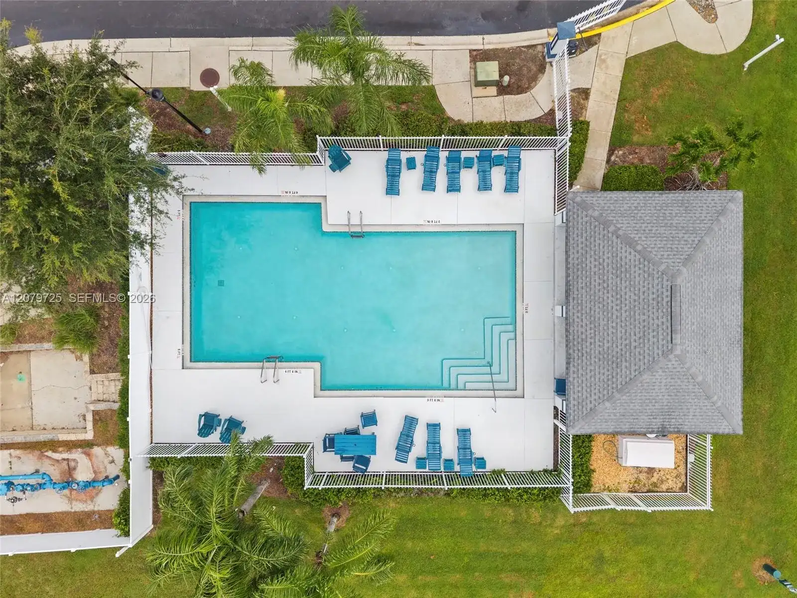 1522 Summergate Dr, Other City - In The State Of Florida FL 33594 photo 4