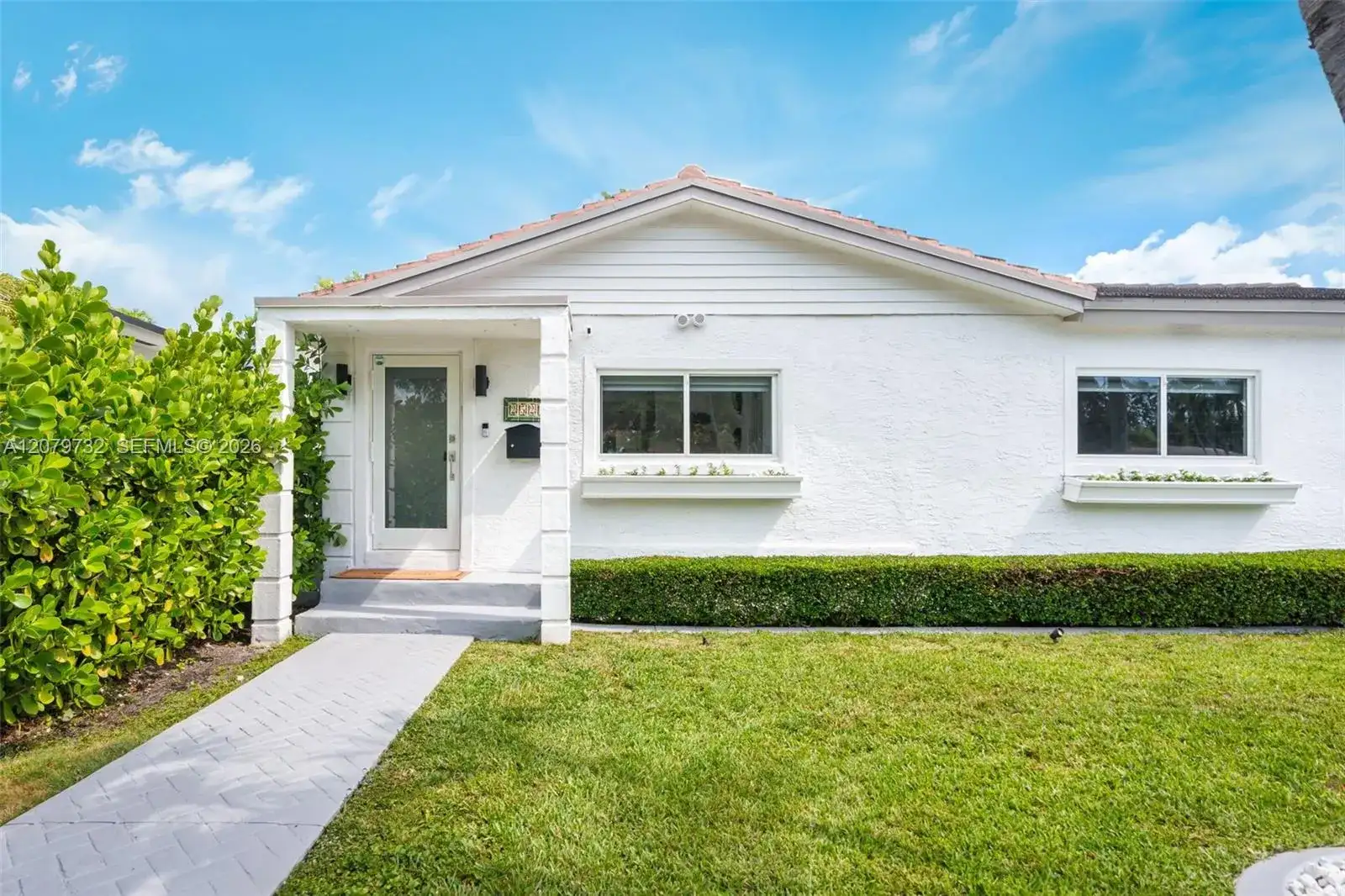 2521 SW 25th Ter, Miami FL 33133 photo 2