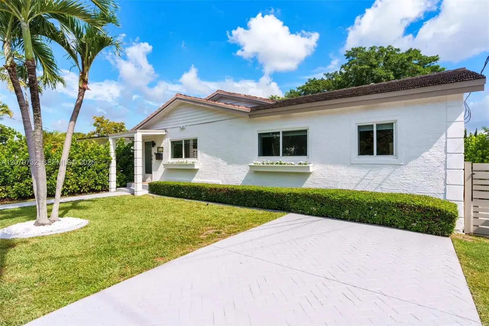 2521 SW 25th Ter, Miami FL 33133 photo 3