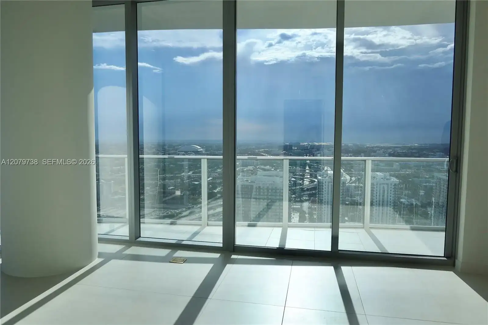 1400 biscayne blvd # 4502, Miami FL 33132 photo 3