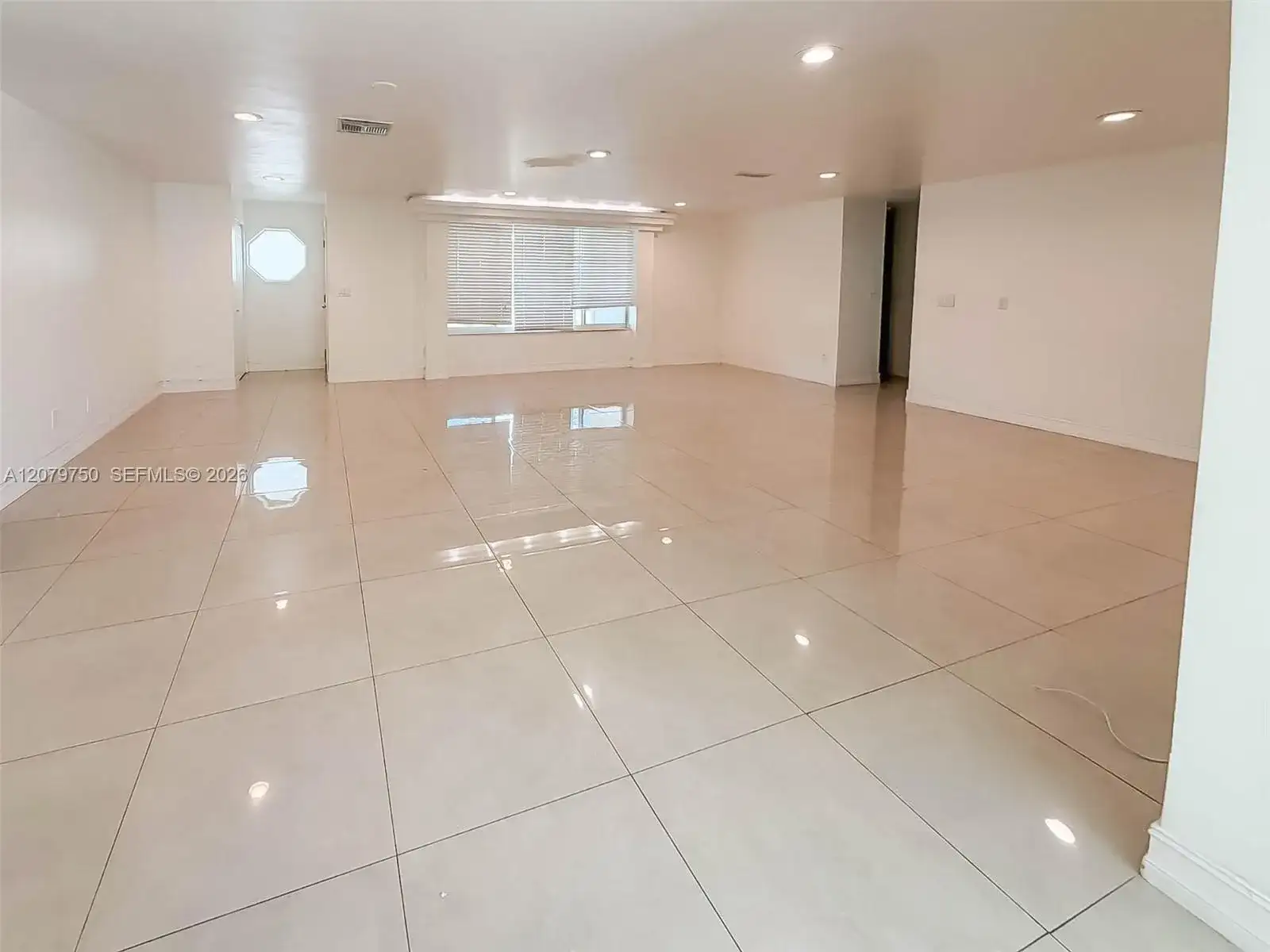 2298 NE 2nd Ave, Boca Raton FL 33431 photo 2