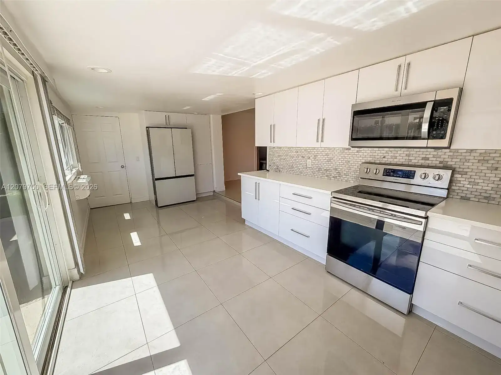 2298 NE 2nd Ave, Boca Raton FL 33431 photo 3