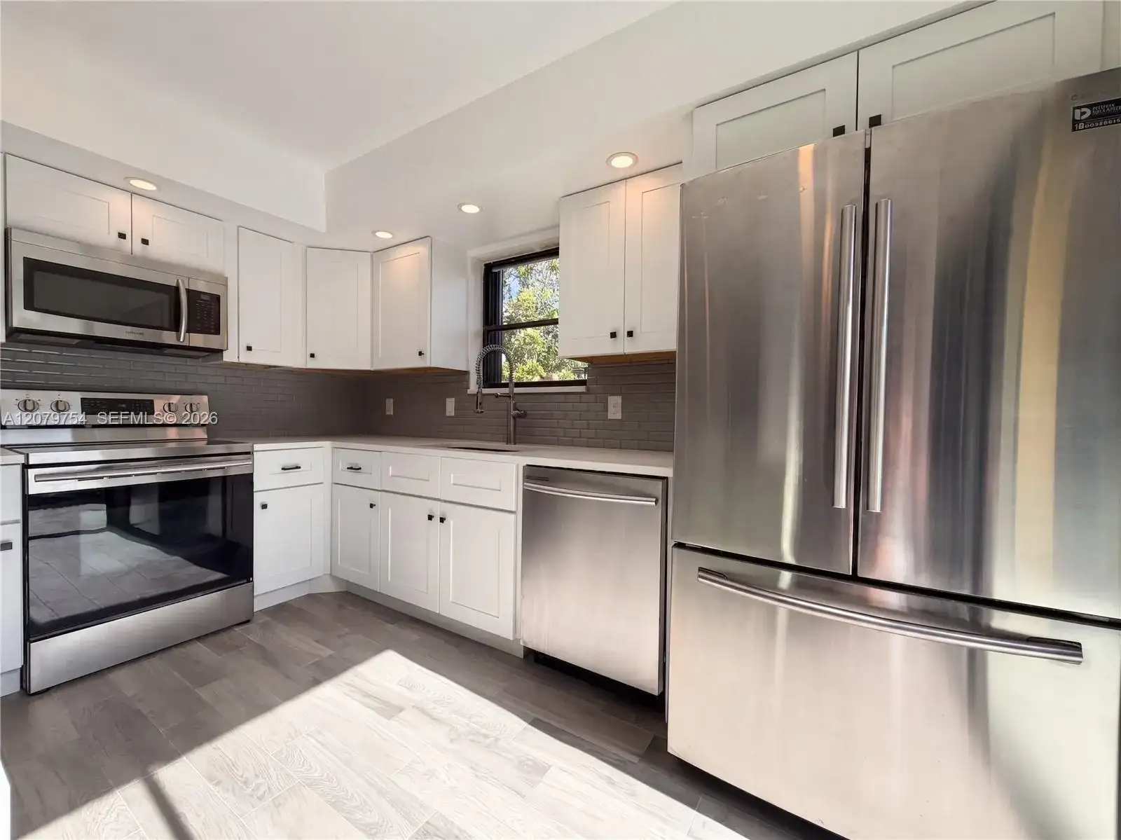 110 N Delaware Blvd # 10C, Jupiter FL 33458 photo 2