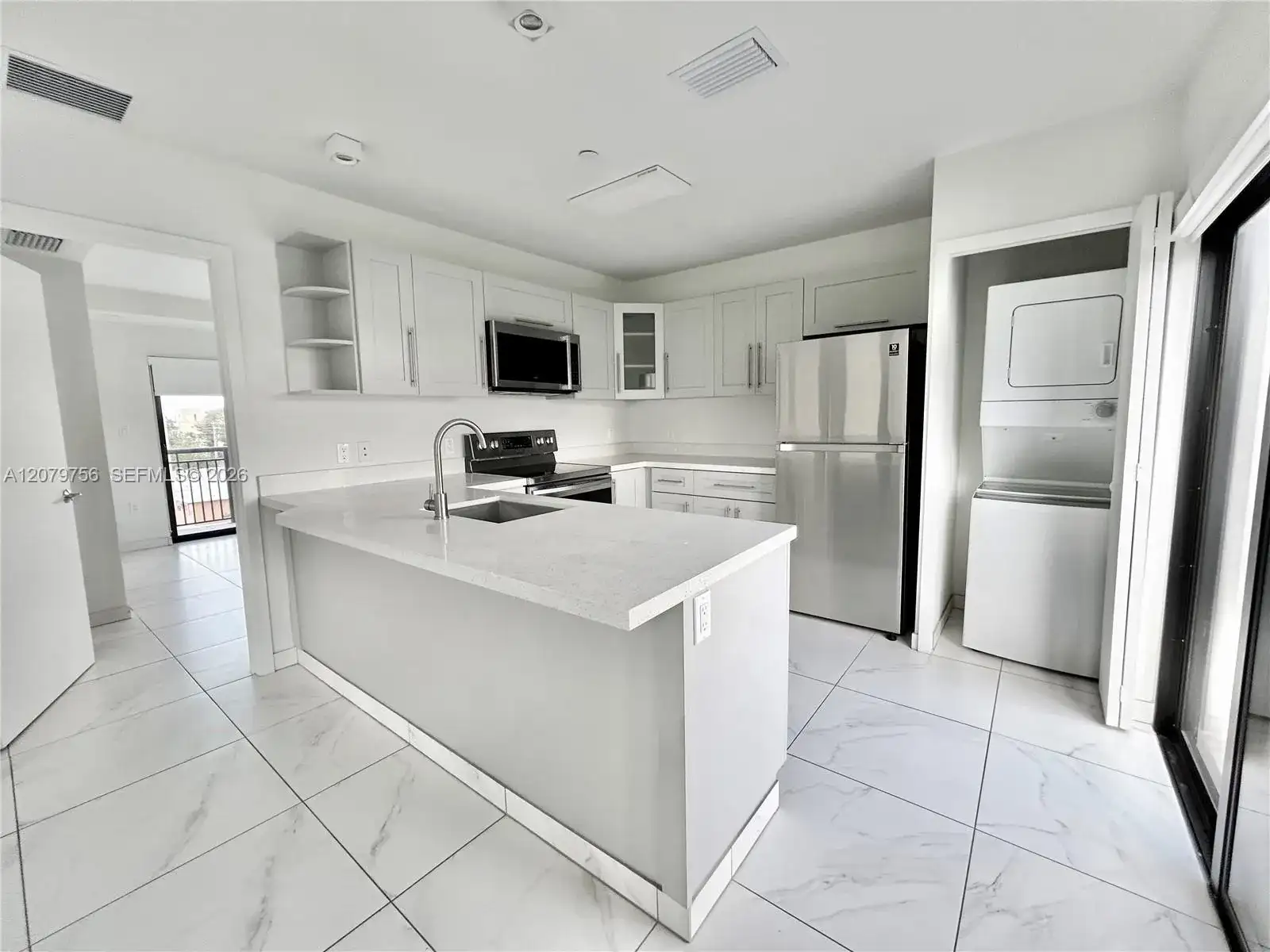 836 SW 2nd St # 401, Miami FL 33130 photo 2