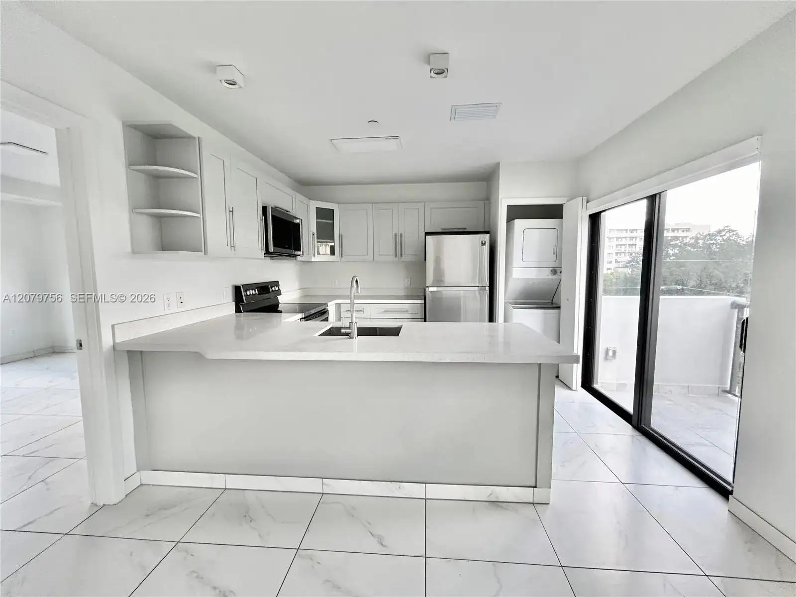 836 SW 2nd St # 401, Miami FL 33130 photo 4