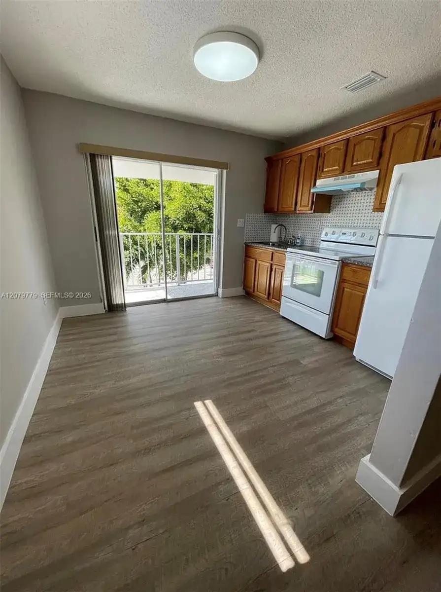 827 SW 11th Ave # 5, Miami FL 33130 photo 2