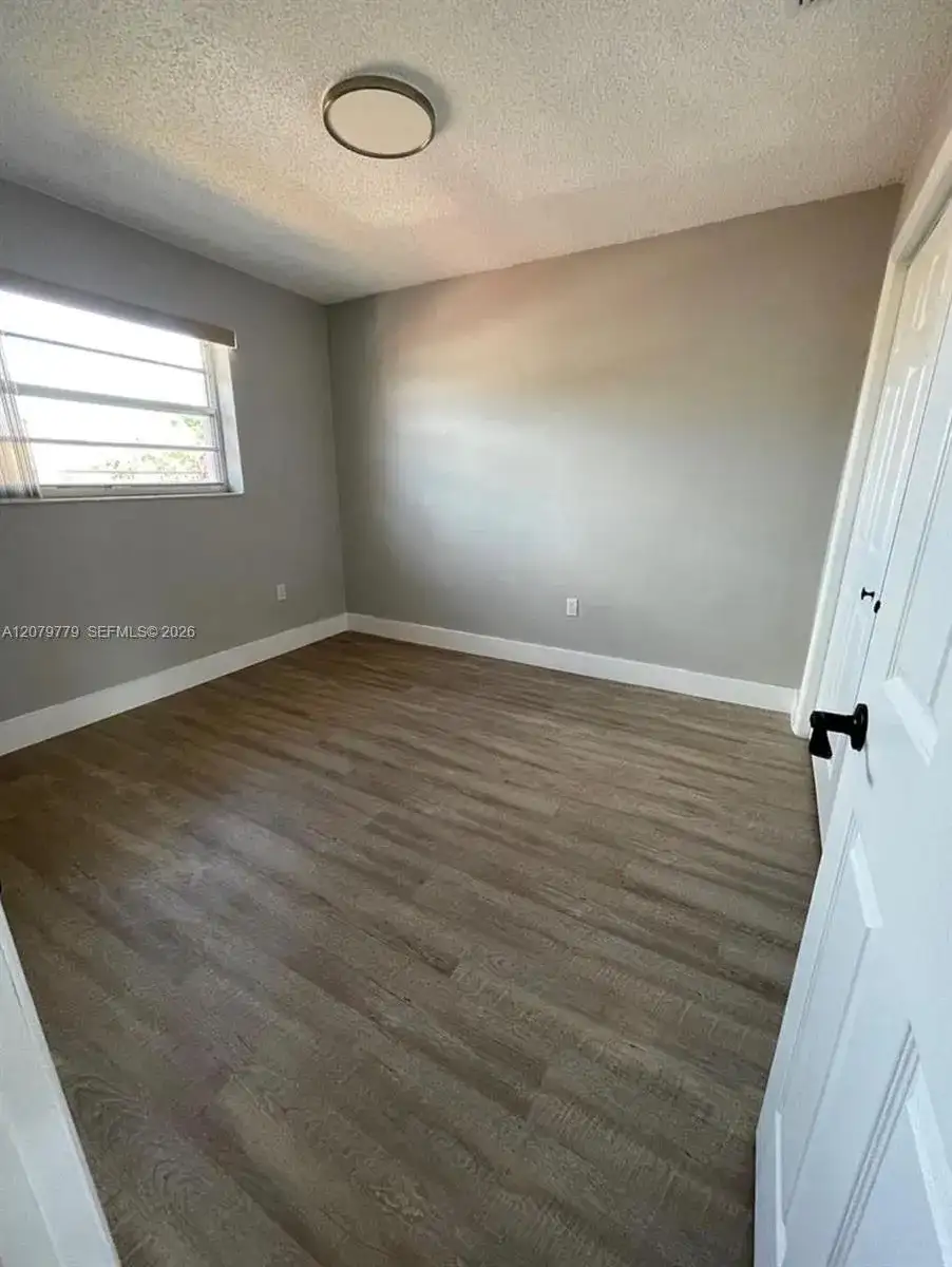 827 SW 11th Ave # 5, Miami FL 33130 photo 3