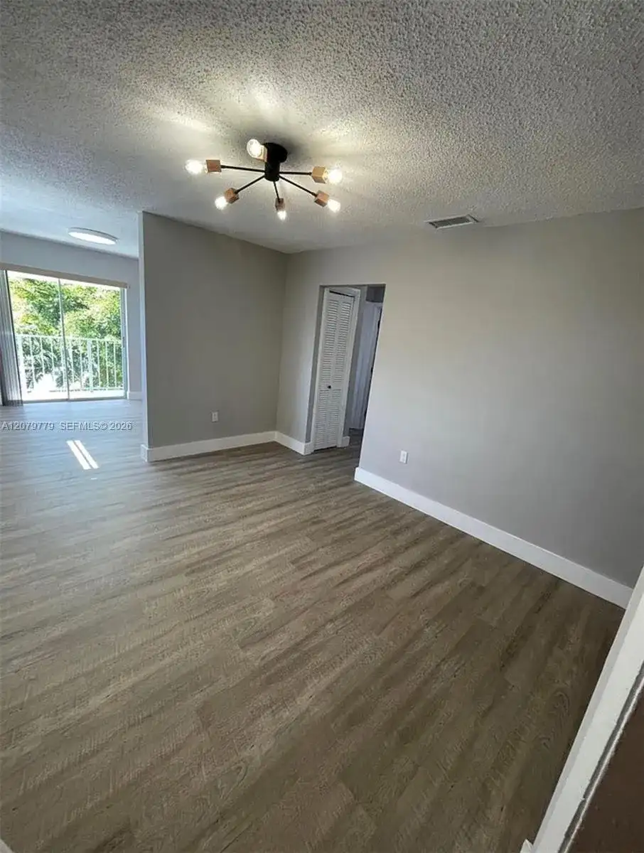 827 SW 11th Ave # 5, Miami FL 33130 photo 4