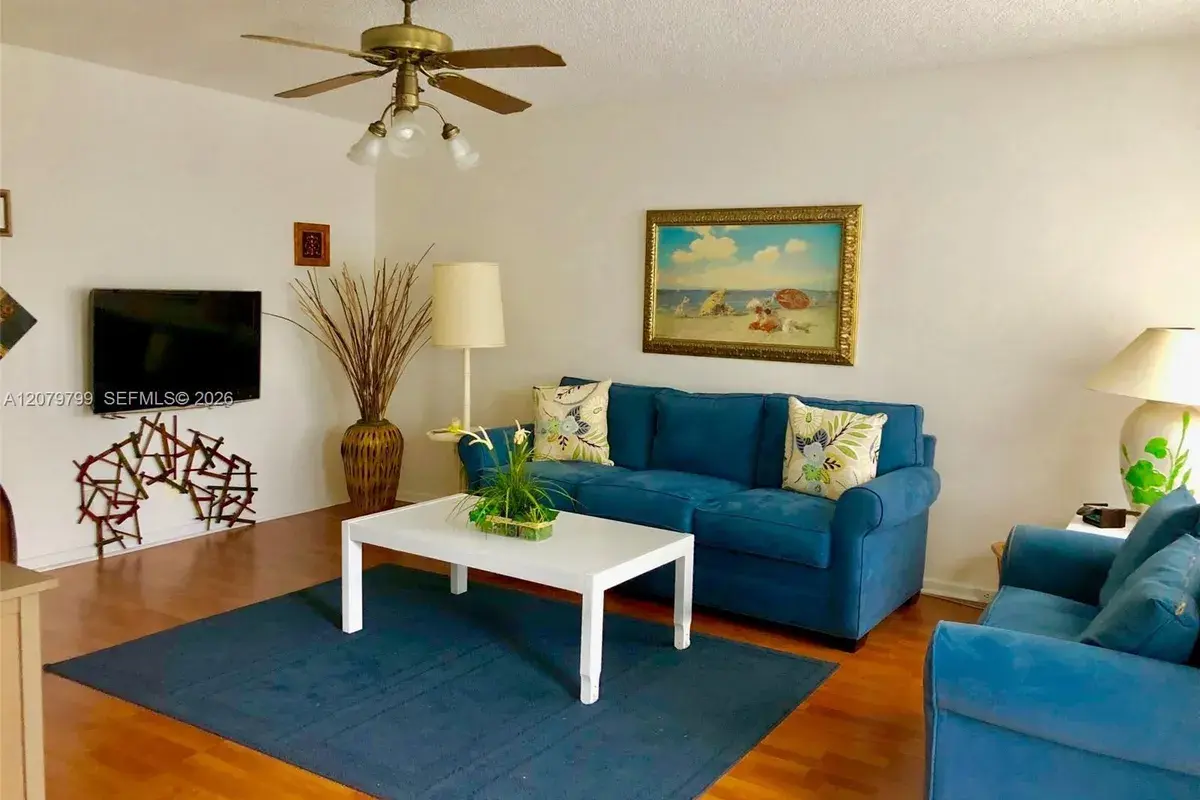 300 SW 134th Way # 405E, Pembroke Pines FL 33027