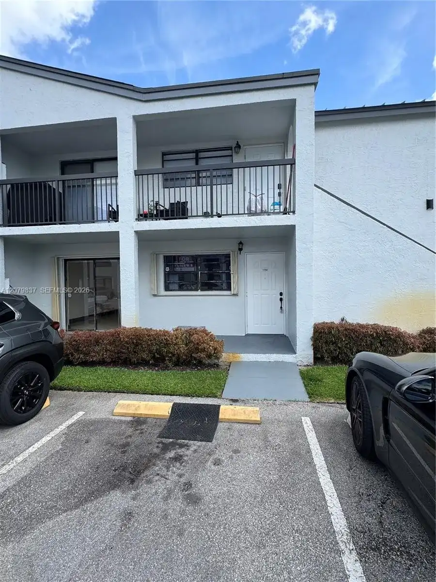 18224 Mediterranean Blvd # 17, Miami FL 33015
