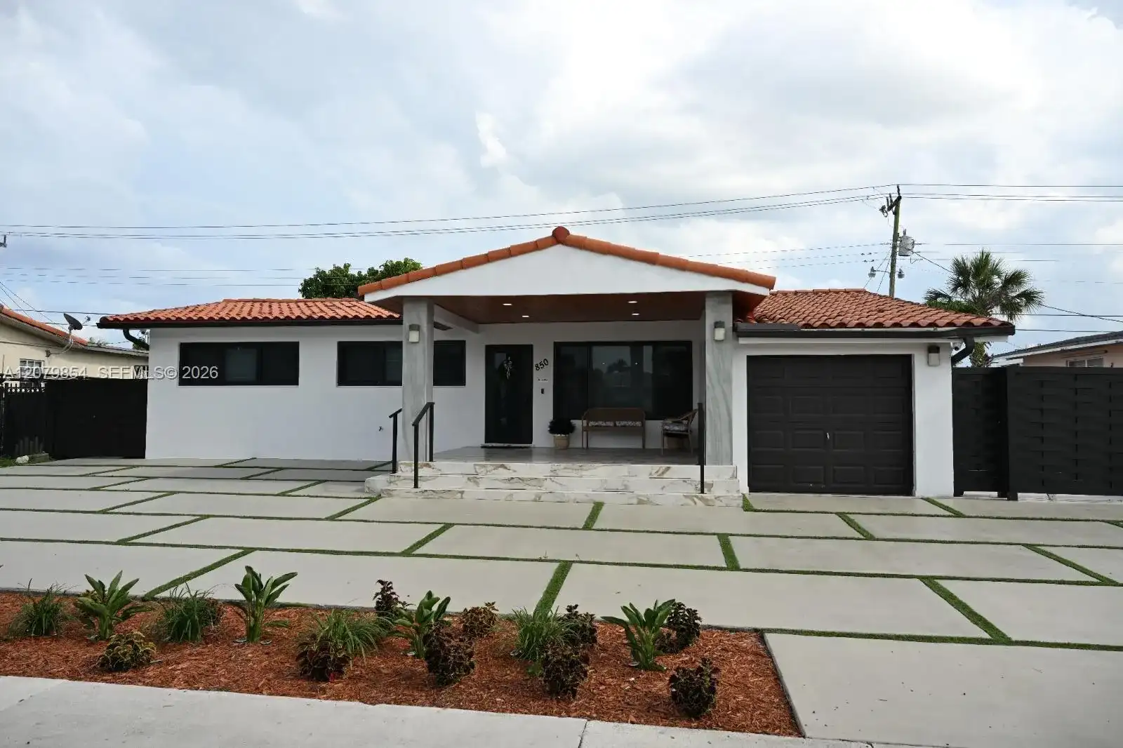 850 W 51st Pl, Hialeah FL 33012