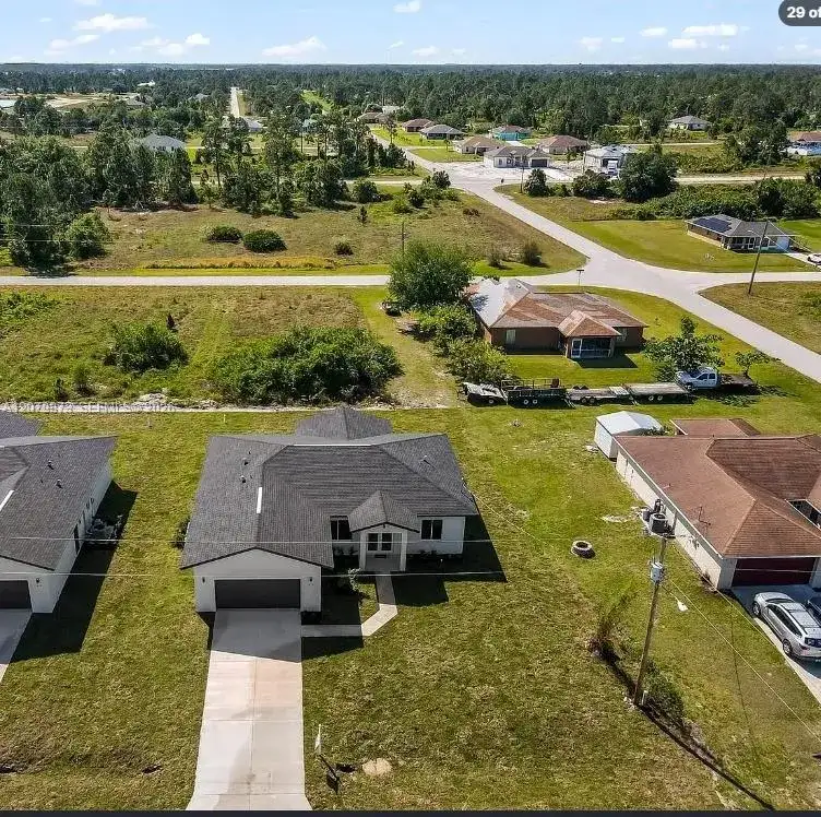 1036 CAPETOWN, Lehigh Acres FL 33974 photo 2