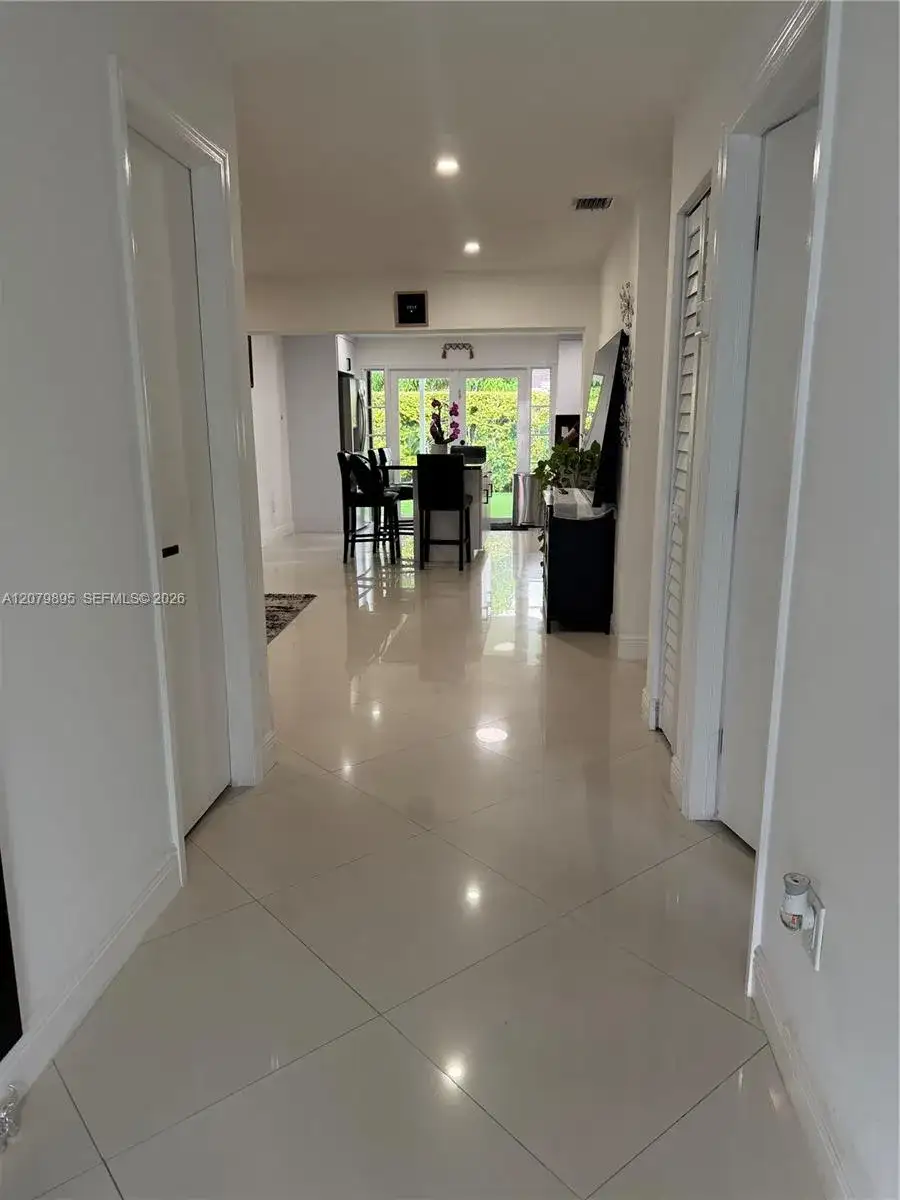 10411 SW 51st St, Miami FL 33165 photo 4