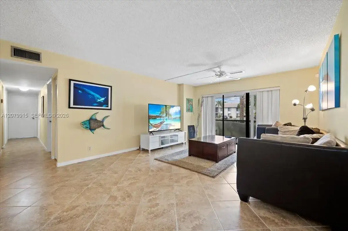 1014 Green Pine Blvd # H1, West Palm Beach FL 33409 photo 4